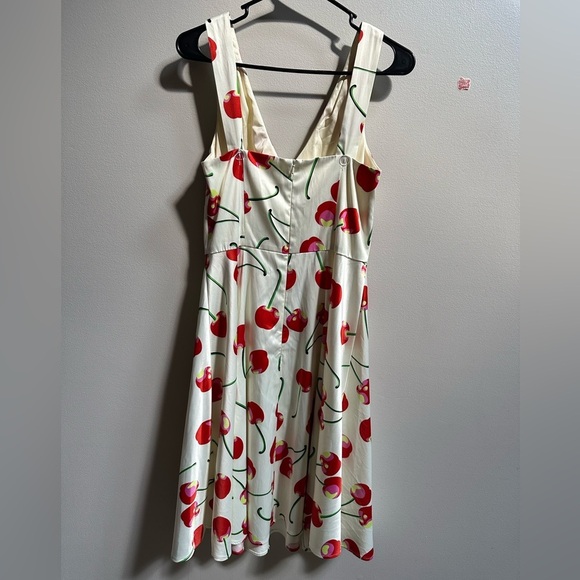 NEW Tatyana Bouquet of Cherries 50s Pin Up Halter Strap Circle Dress Women’s M - Picture 9 of 12